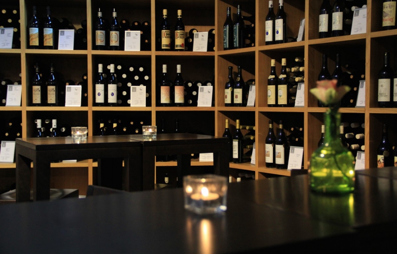 magasin-ST JEAN CAP FERRAT-min_wine_vinorama_wine_bottle_cellar_red_wine_wines_storage_wine_rack-1077047